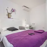 House Moderna * Pula