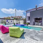 Holiday home House Moderna