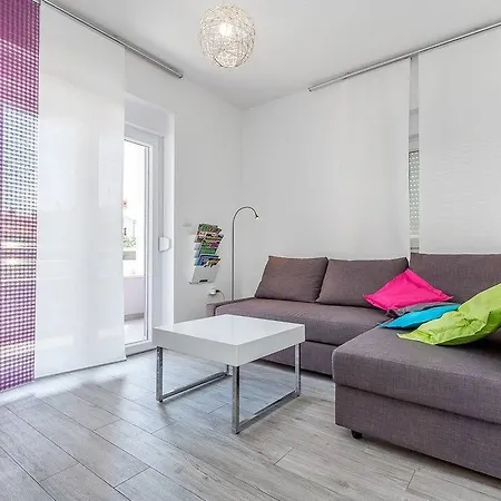 Semesterbostad House Moderna Pula