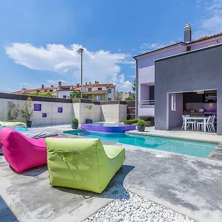 Semesterbostad House Moderna